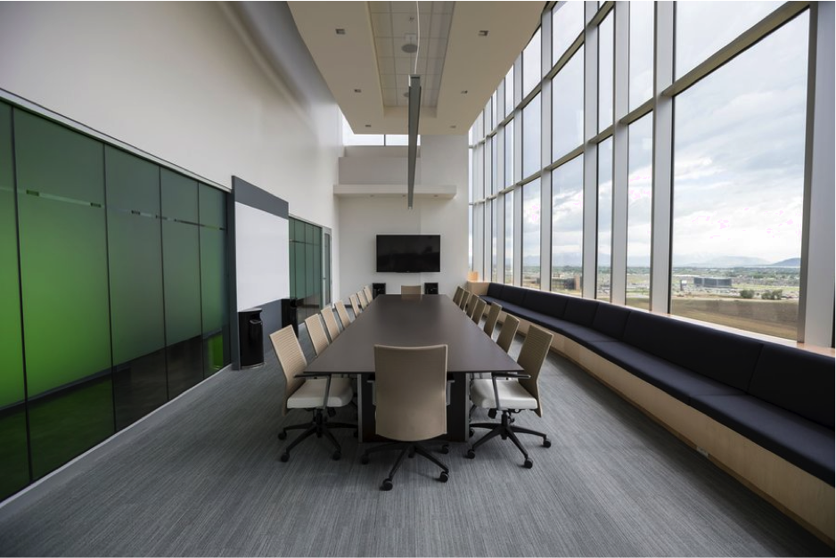 3 Essential Features for Your Conference Room Design